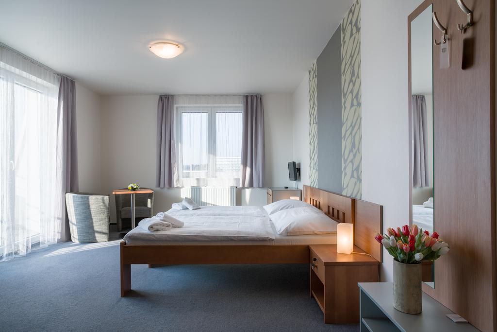 Garni Hotel Тршебонь Екстер'єр фото